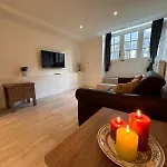 Luxury House With 2 Private Independent 120 M2 Near Leidseplein Centre - Paid Parking Possibilities Nearby *