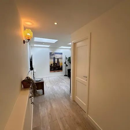 Apartment House With 2 Private Independent Studio's 120 M2 Amsterdam
